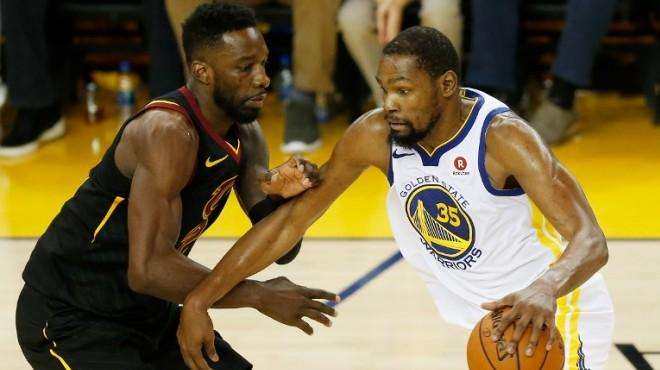 的角逐中立 的角逐中立